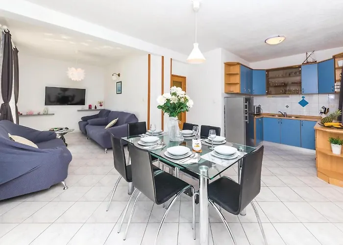 Casa vacanze Three-bedroom With Sea View 07 Poljica (Trogir)