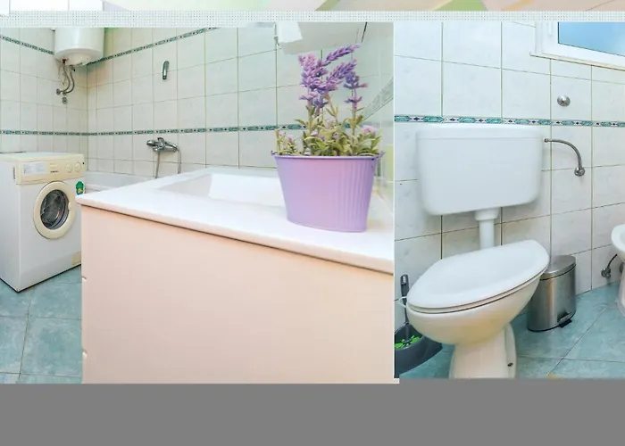 Three-bedroom With Sea View 07 *