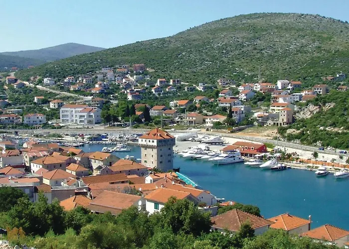 Three-bedroom With Sea View 07 Casa vacanze Poljica (Trogir)